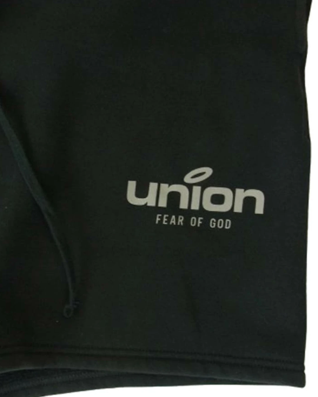 UNION × Fear of God ESSENTIALS の Vintage Short が発売