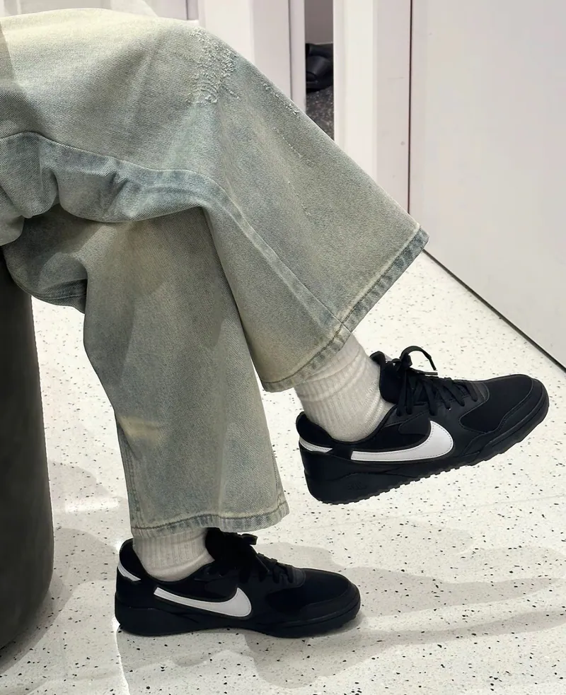 NIKE TERRA MANTA "Black/White" の30%OFF セールが開催