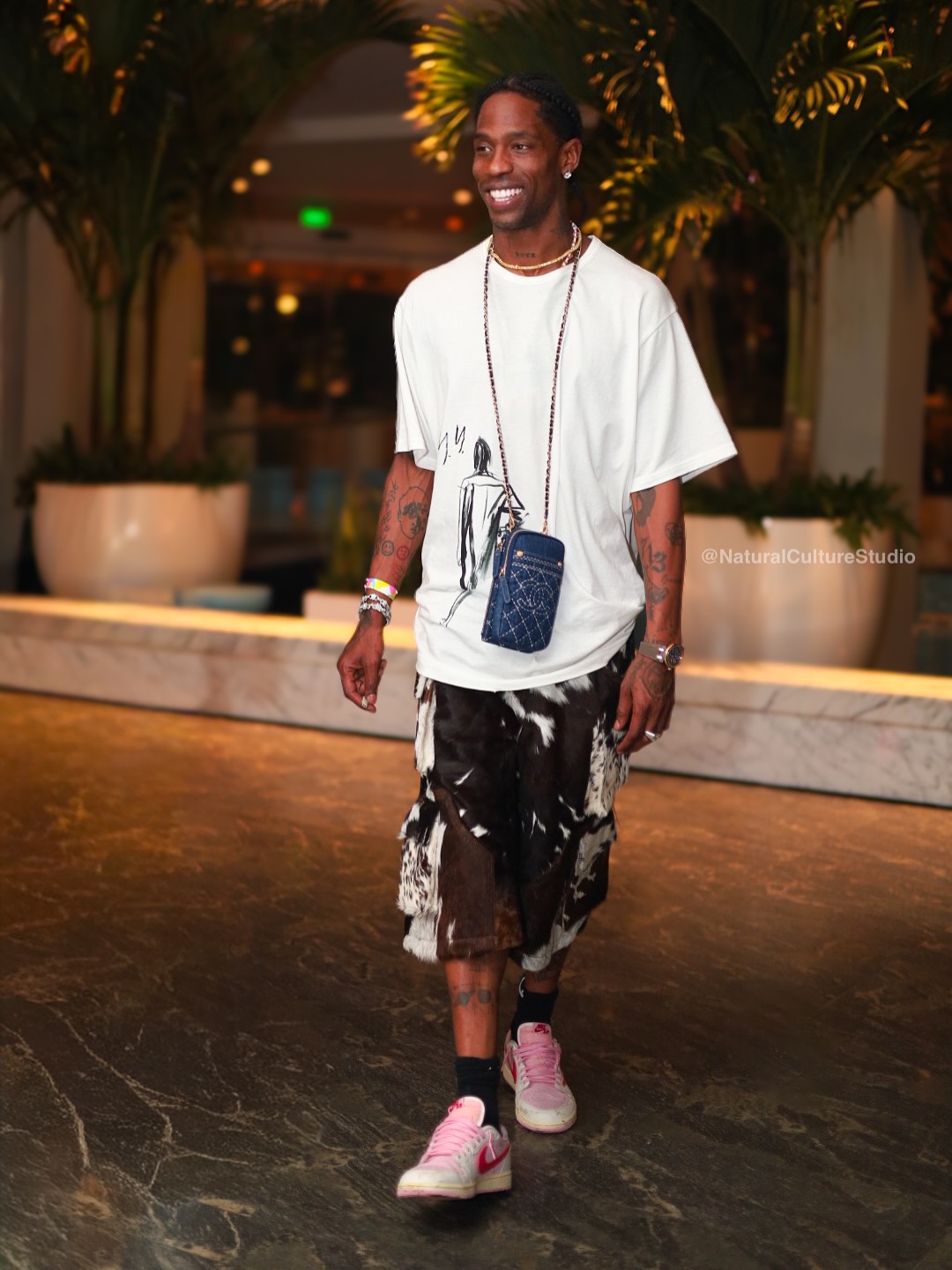 Travis Scott × NIKE AIR JORDAN 1 LOW “Shy Pink” が近日発売予定