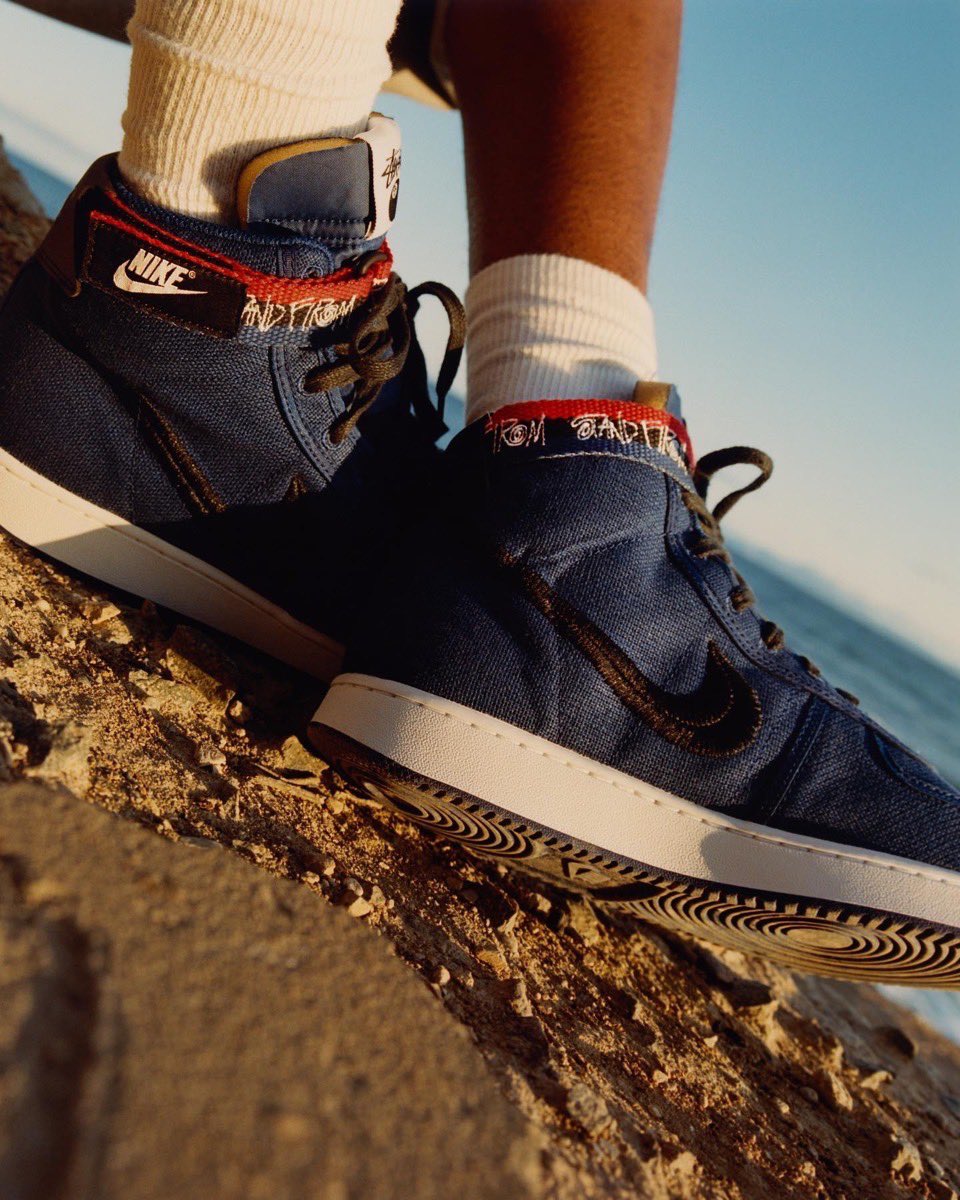 Stüssy × NIKE VANDAL HIGH “Deep Royal Blue” が特別価格で発売