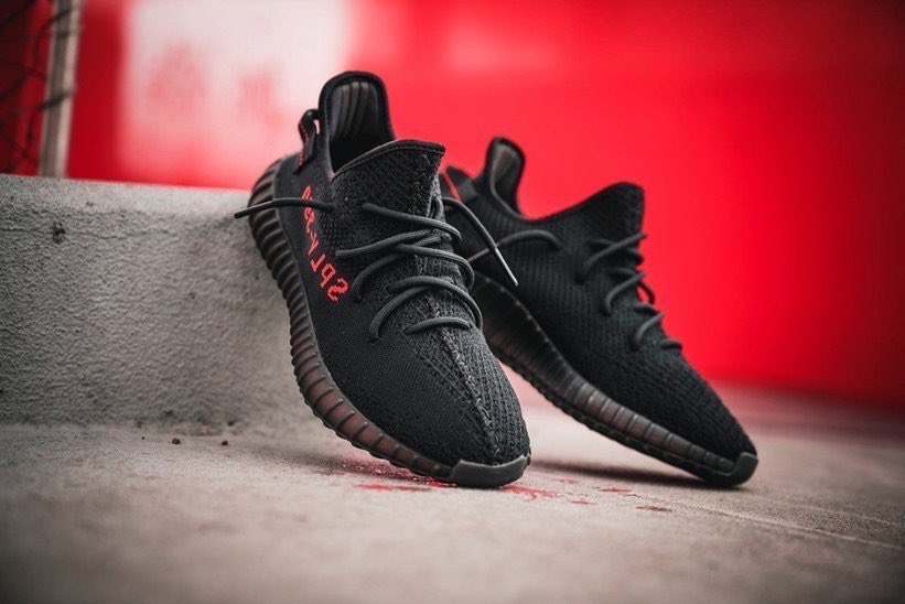 YEEZY BOOST 350 V2 “Bred” が発売