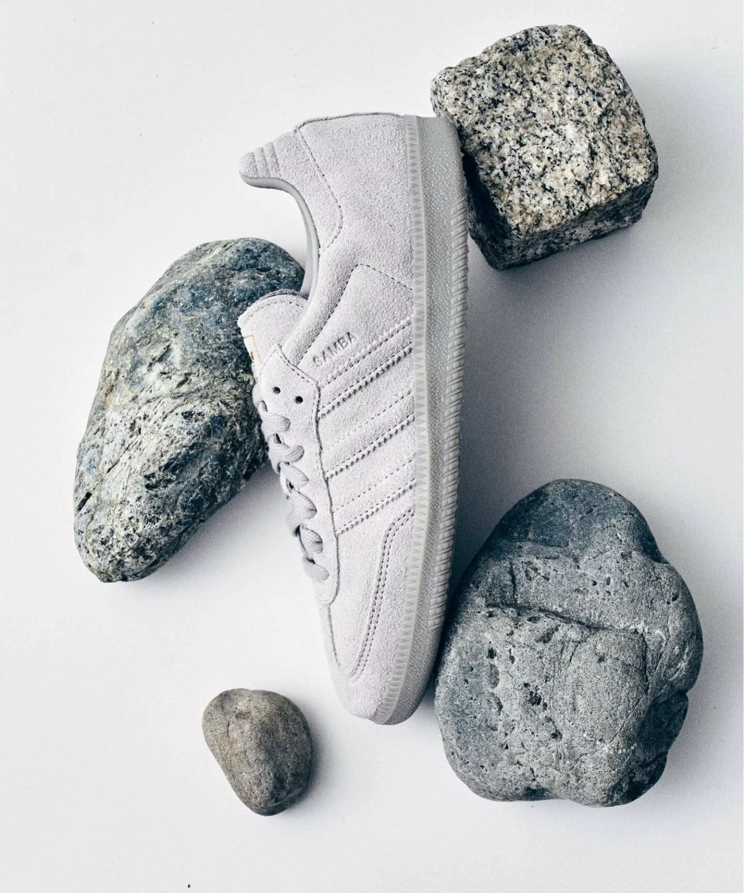 417 EDIFICE × adidas Originals の SAMBA OG “Grey Two” が発売