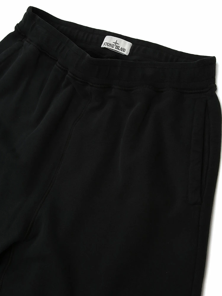 Stone Island の Compass Patch Sweat Pants が発売