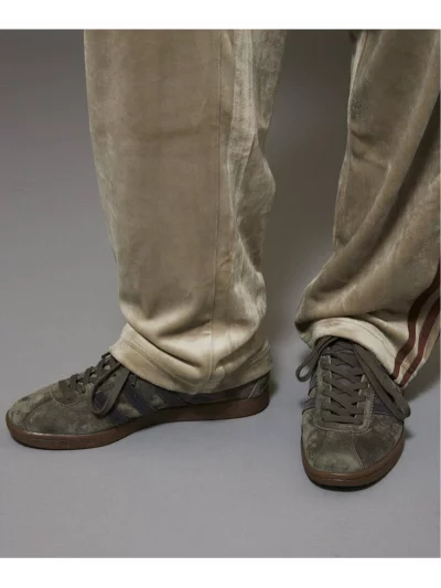 JOURNAL STANDARD × adidas Originals の TOBACCO “Grey” が発売