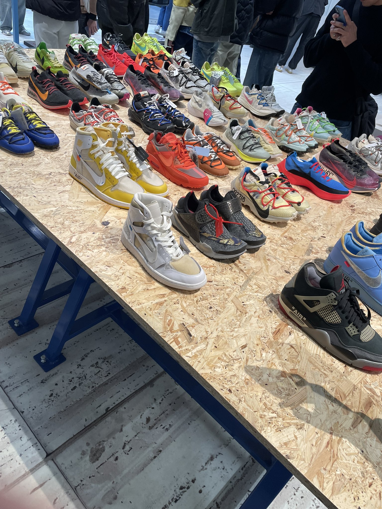 ヴァージル・アブロー の展示会 “Virgil Abloh: The Codes” のフォトレポートが公開