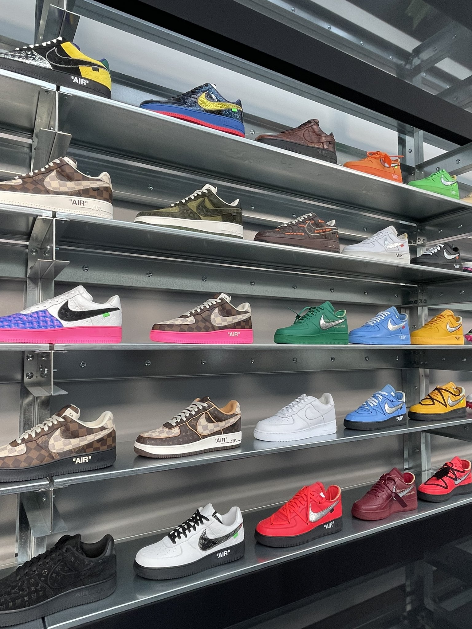 ヴァージル・アブロー の展示会 “Virgil Abloh: The Codes” のフォトレポートが公開