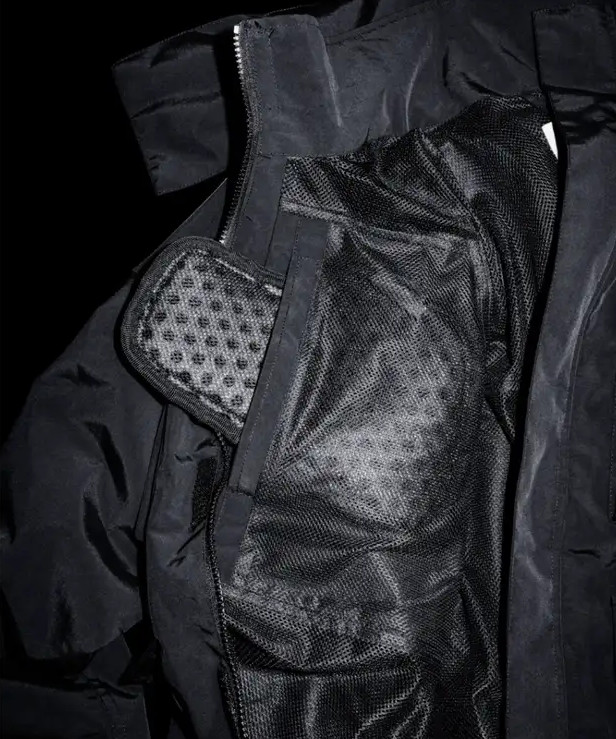 藤原 ヒロシ 率いる fragment design が Uber Eats の配達パートナー用ジャケットを制作