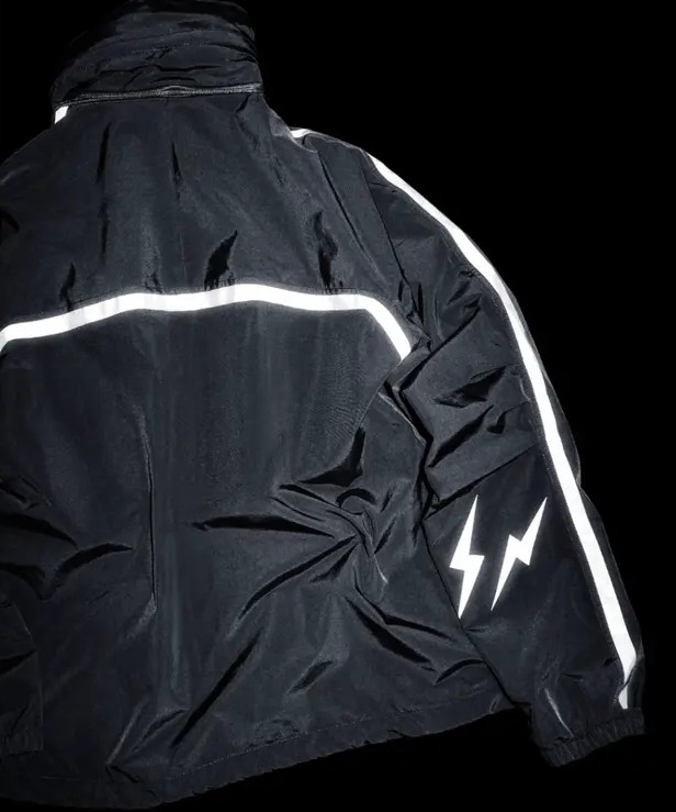 藤原 ヒロシ 率いる fragment design が Uber Eats の配達パートナー用ジャケットを制作