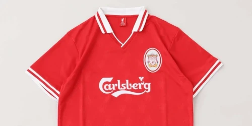 Liverpool FC の Retro Jersey が発売