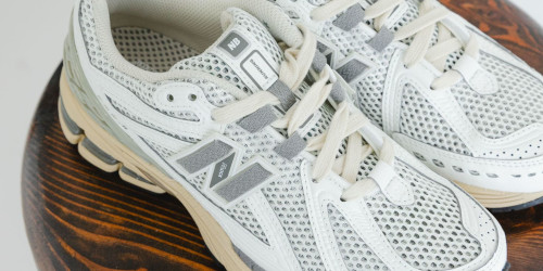 New Balance M1906R “Silver” の40%OFF セールが開催