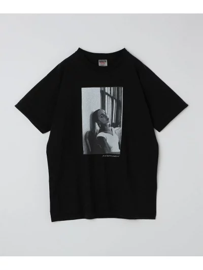 SHIPS × シンガー Sade のフォトTシャツが発売