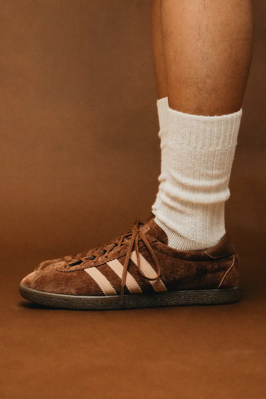 FREAK’S STORE × adidas Originals の TOBACCO “Brown” が発売