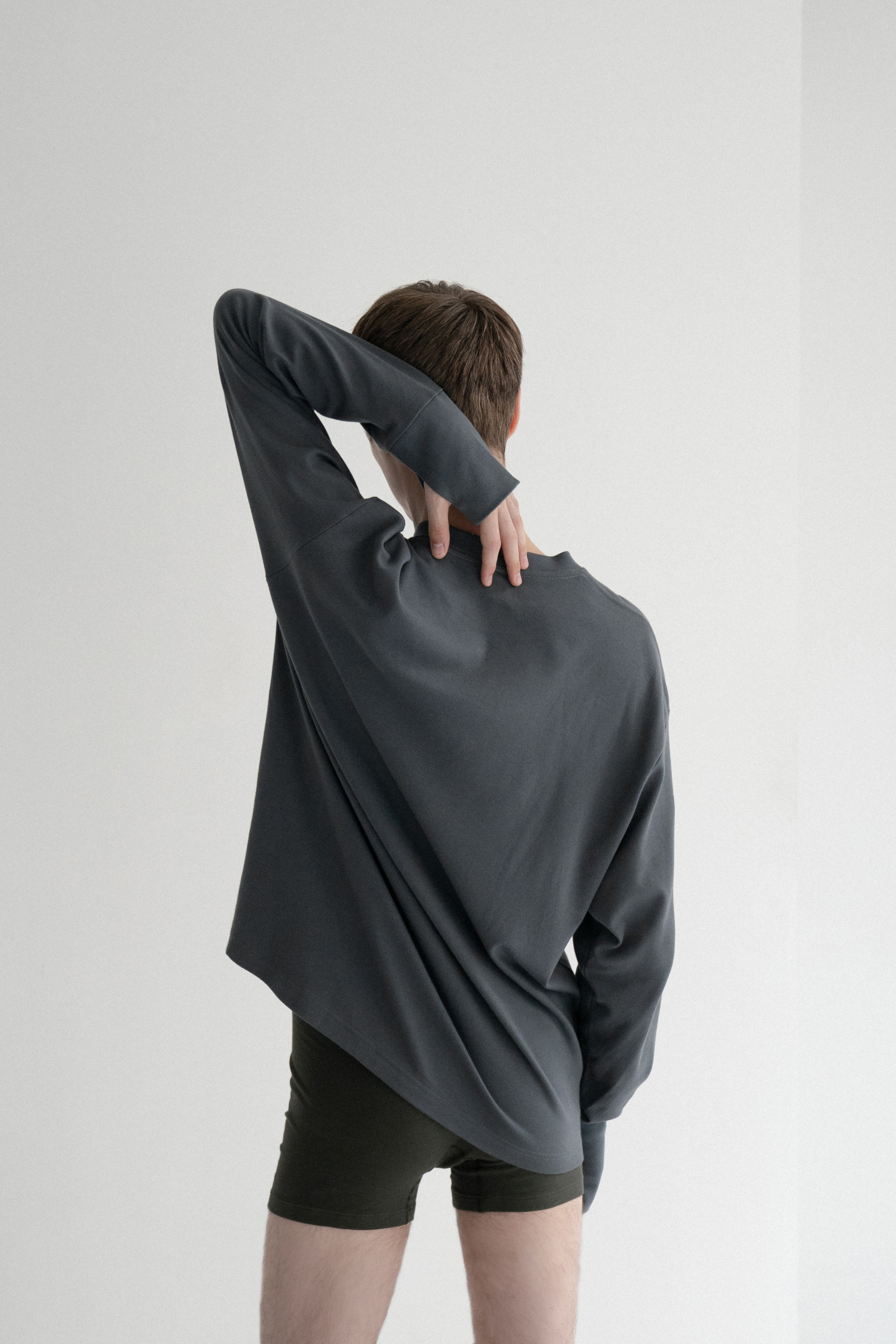 Hanes for BIOTOP の New Comfort Crew Neck Pullover with Thumbhole が発売