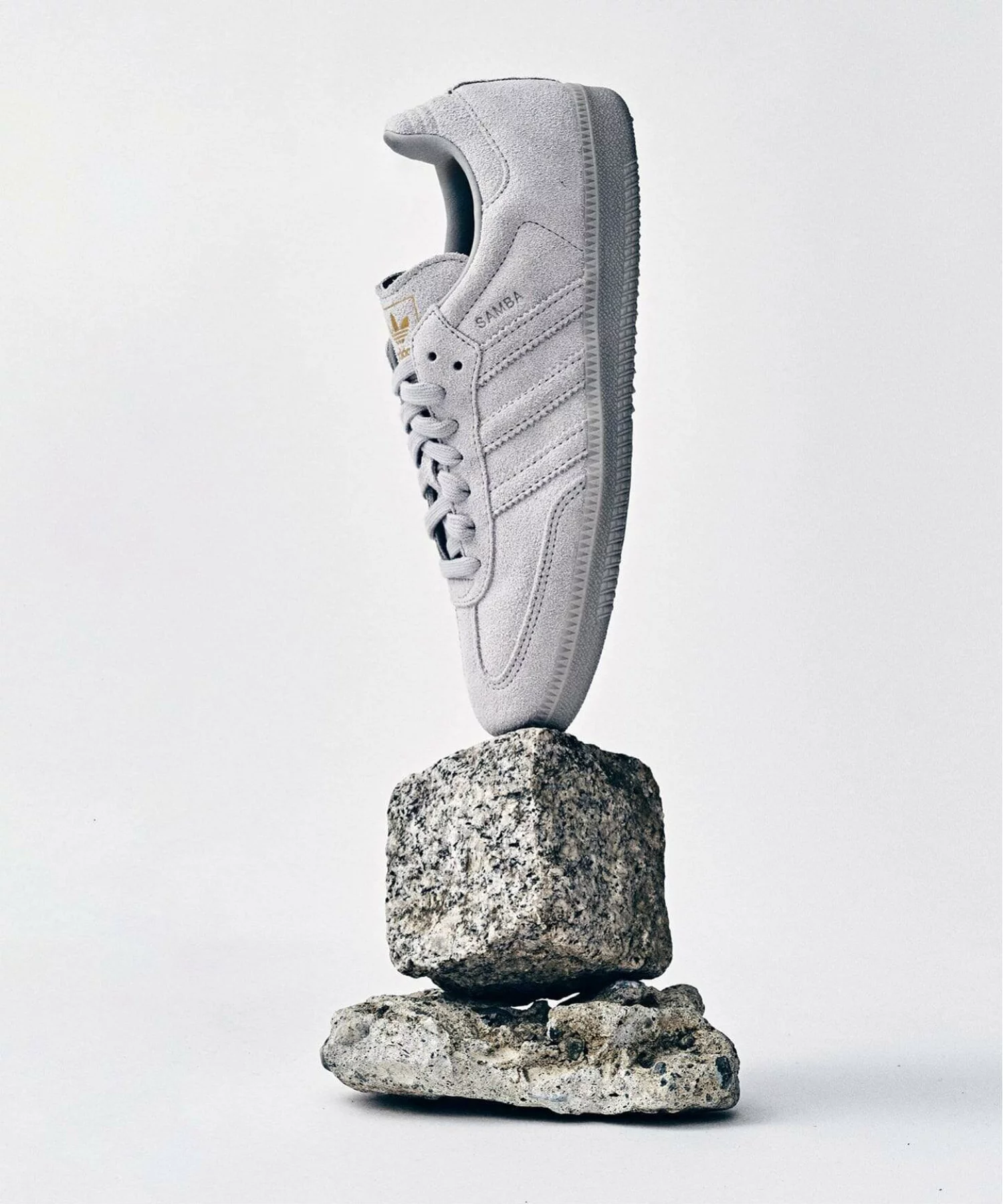 417 EDIFICE × adidas Originals の SAMBA OG “Grey Two” が発売