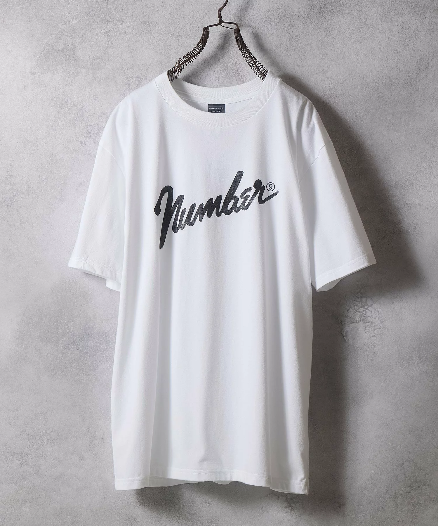 NUMBER (N)INE の Glitter Printed Tee が発売