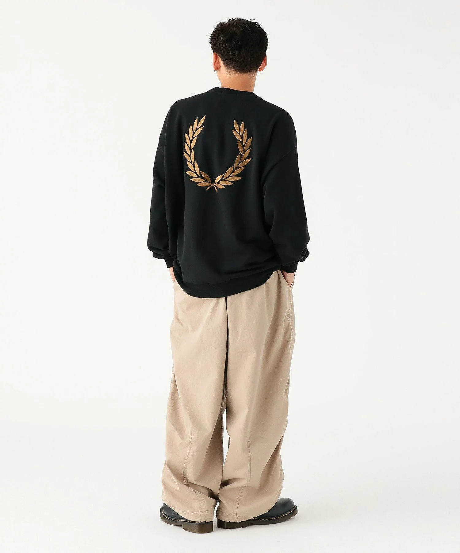 BEAMS × FRED PERRY の Embroidery Crewneack Sweat が発売
