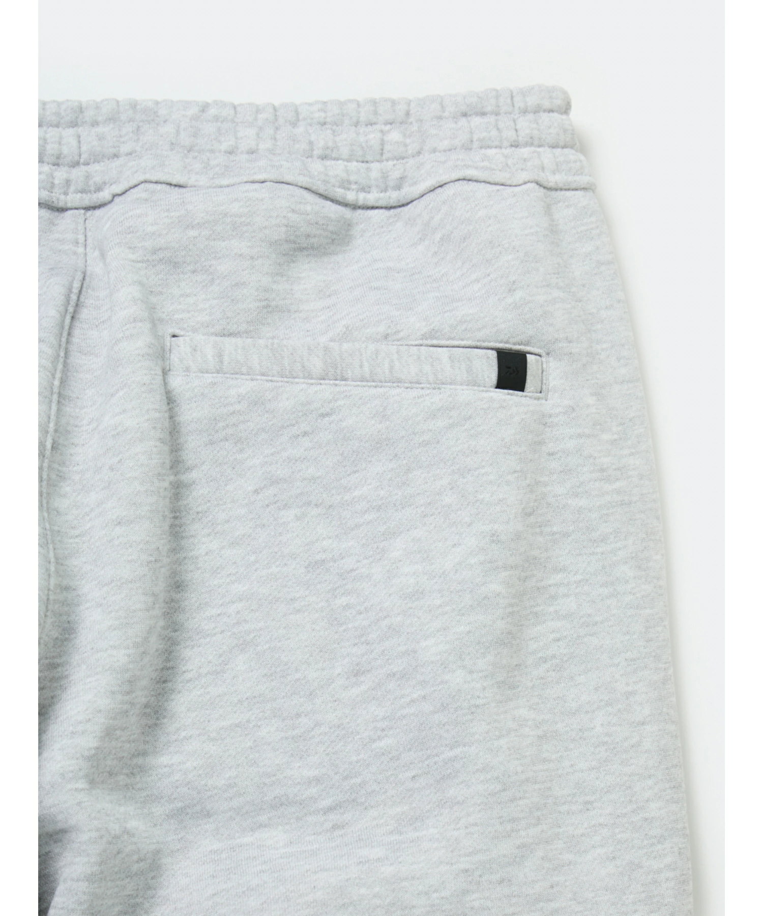 DAIWA PIER39 の Tech Sweat Pants が発売