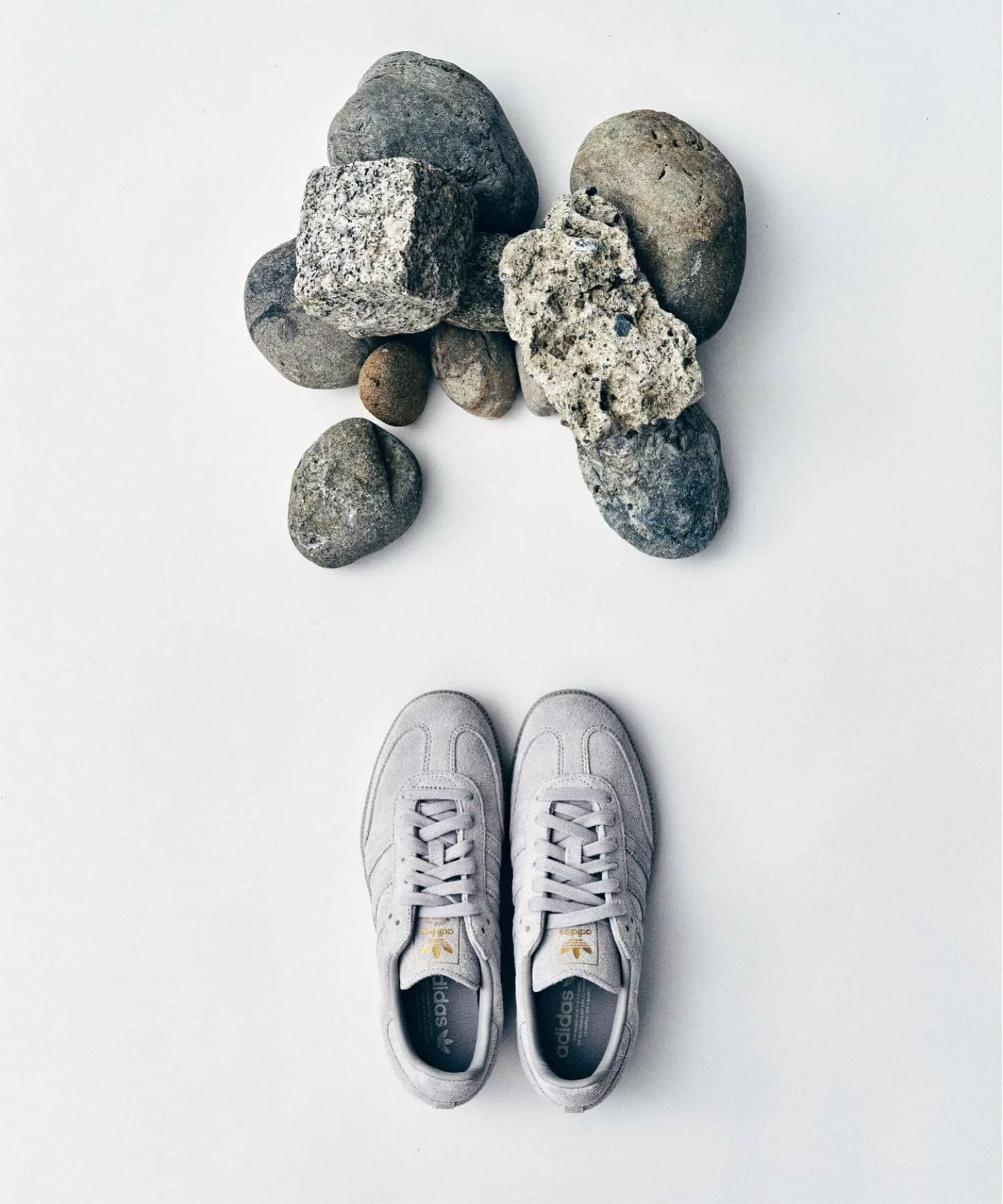 417 EDIFICE × adidas Originals の SAMBA OG “Grey Two” が発売