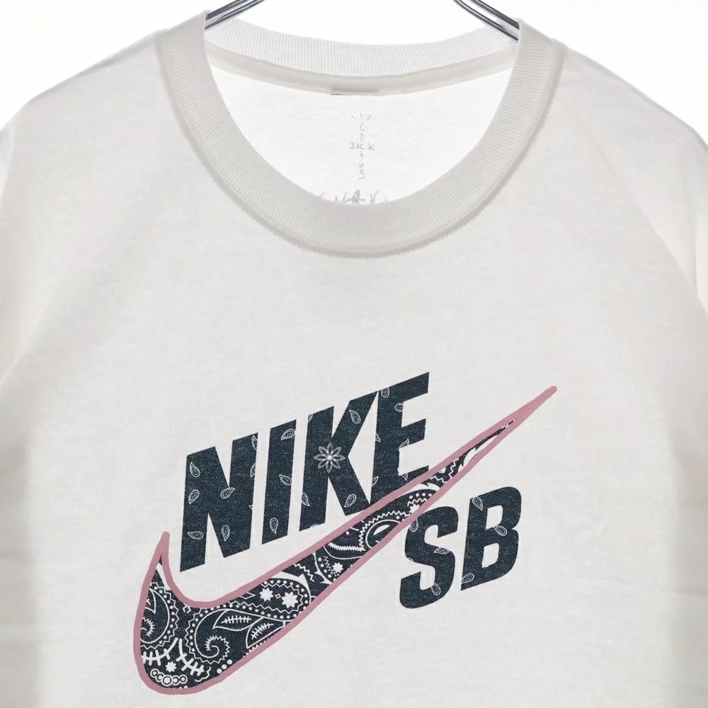 Travis Scott × NIKE SB の Logo L/S Tee が発売