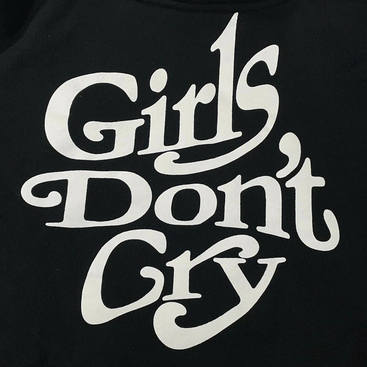 Girls Don’t Cry × UNDERCOVER の Logo Hoodie が発売