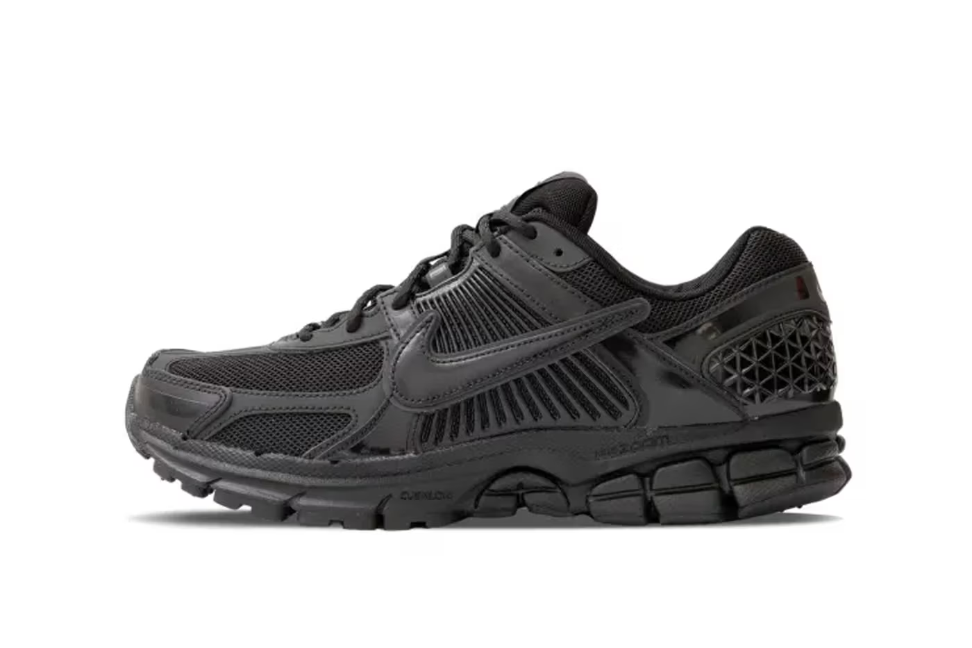 Dover Street Market × NIKE ZOOM VOMERO 5 "Black" が発売