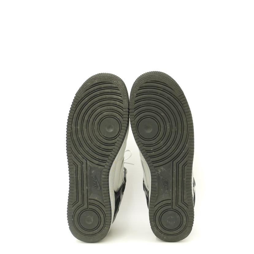 UNDERCOVER × NIKE AIR FORCE 1 “Grey Fog” が発売