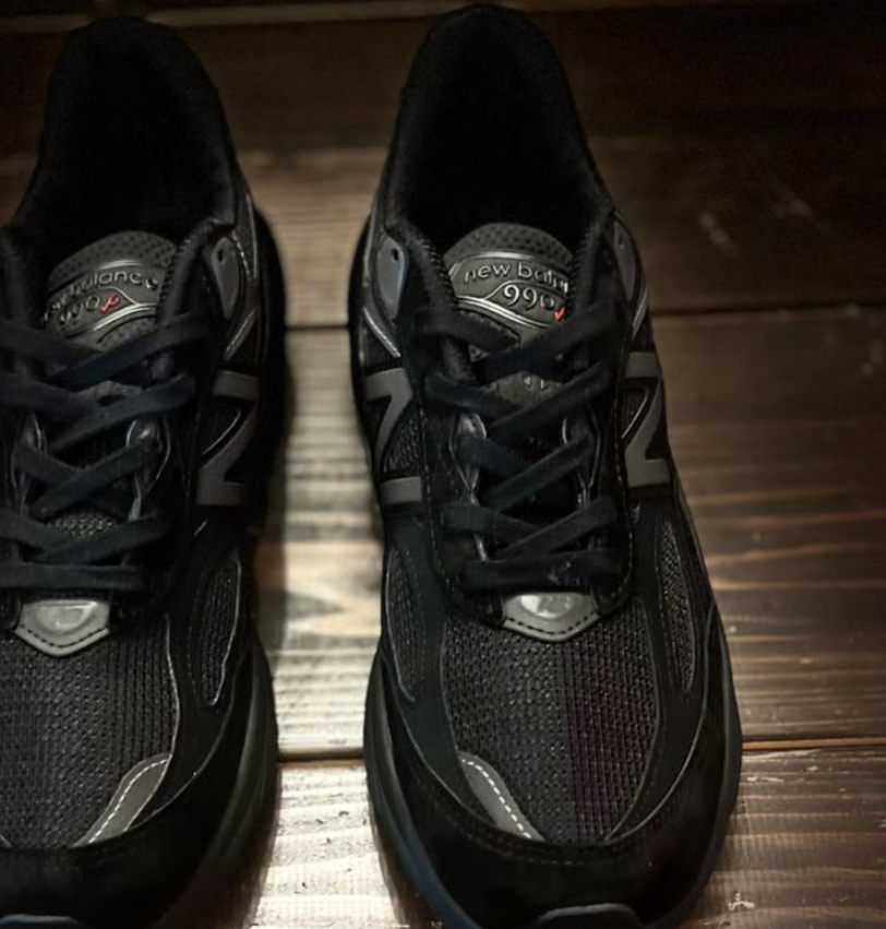New Balance 990v6 “Triple Black” の24％OFF セールが開催