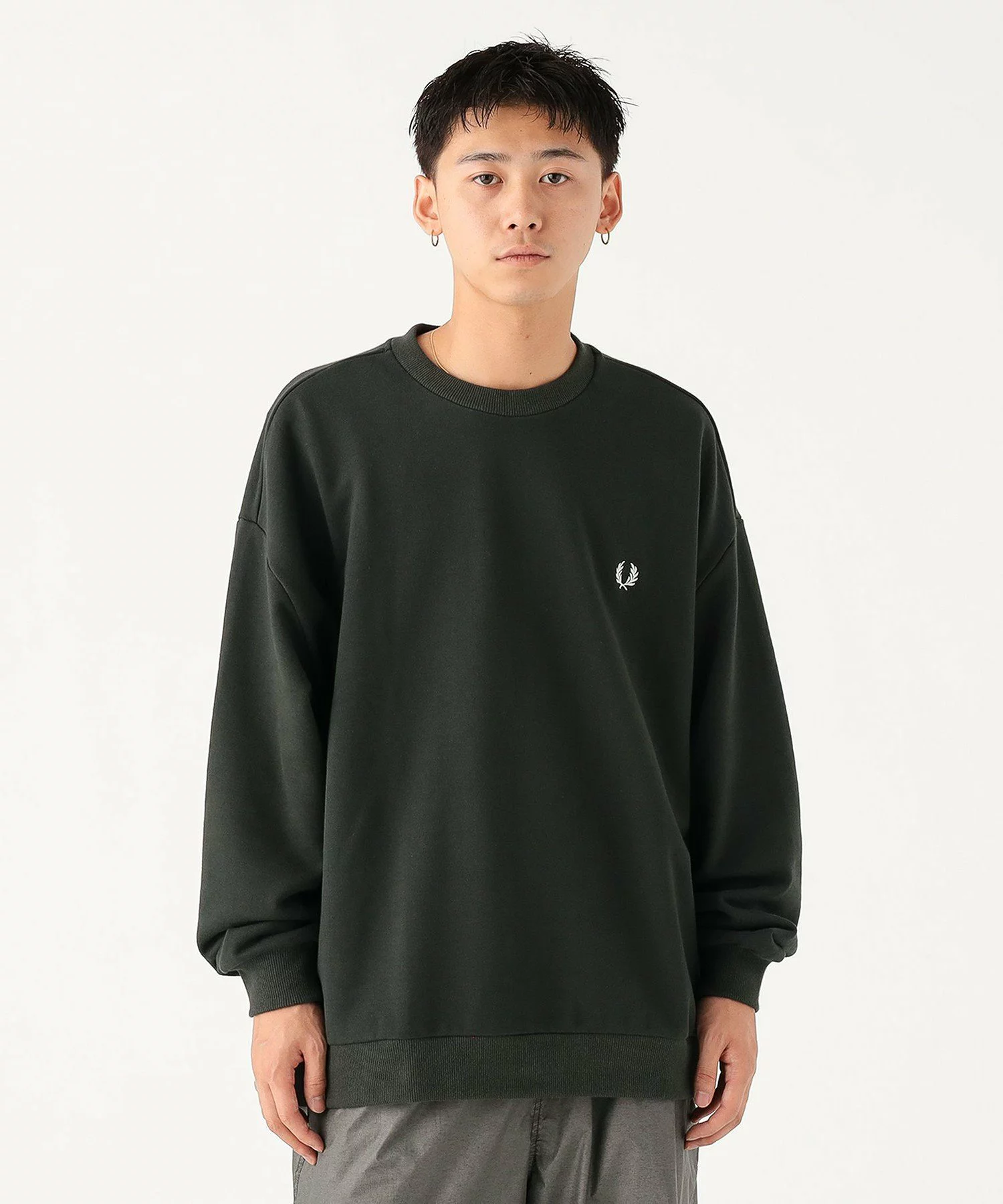 BEAMS × FRED PERRY の Embroidery Crewneack Sweat が発売