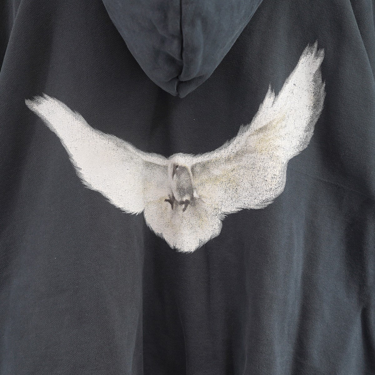 YEEZY GAP の Dove Hoodie が発売