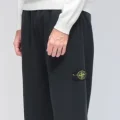 Stone Island の Compass Patch Sweat Pants が発売