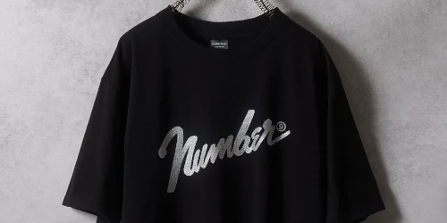 NUMBER (N)INE の Glitter Printed Tee が発売
