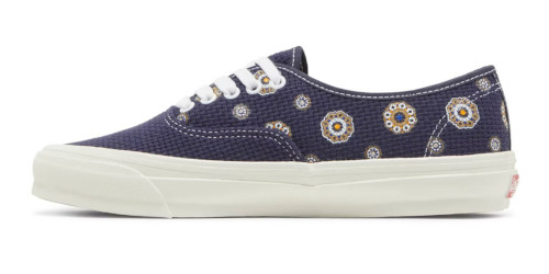 KITH × VANS の AUTHENTIC LX "Medallion" が発売