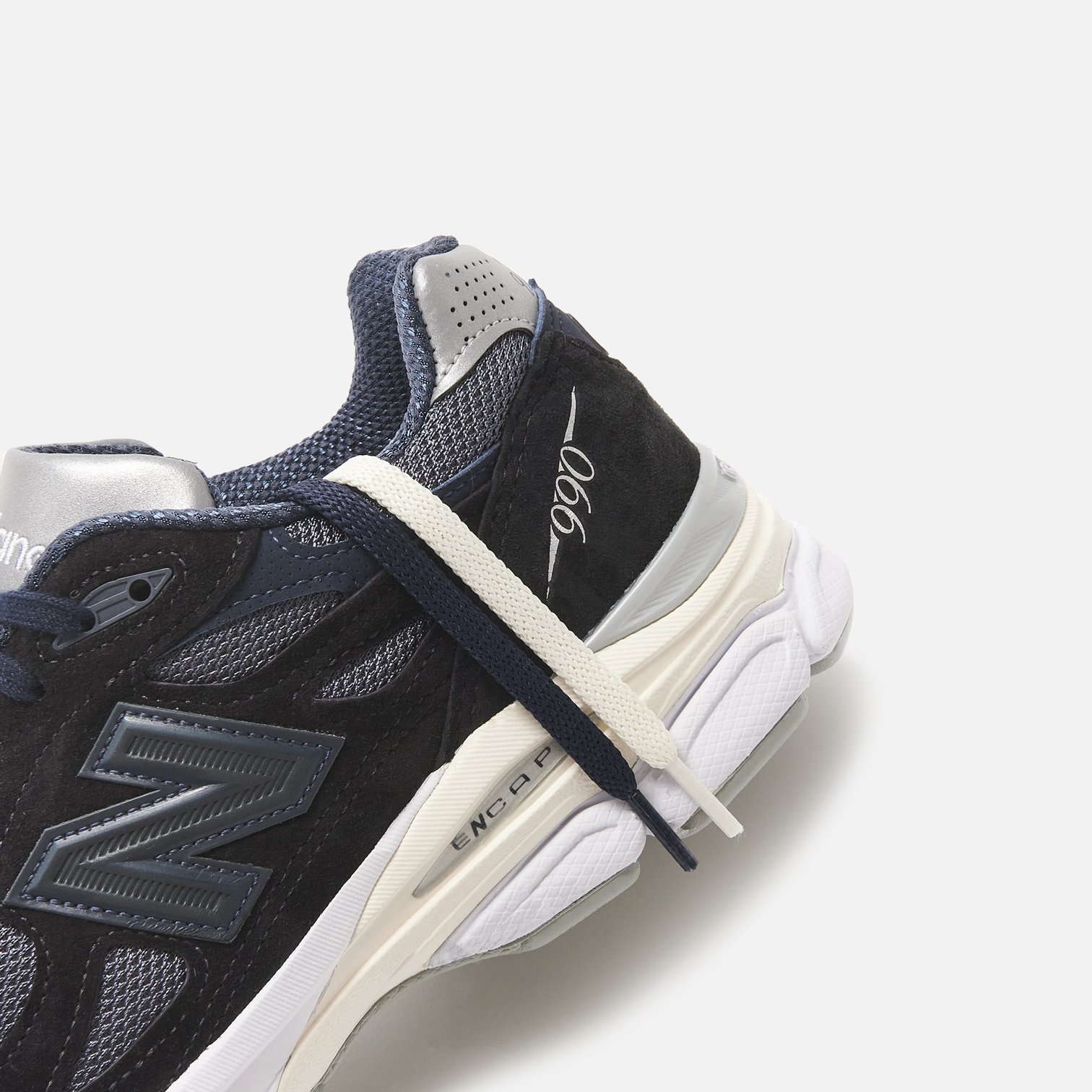 KITH × New Balance 990v3 "Genesis Navy" が発売