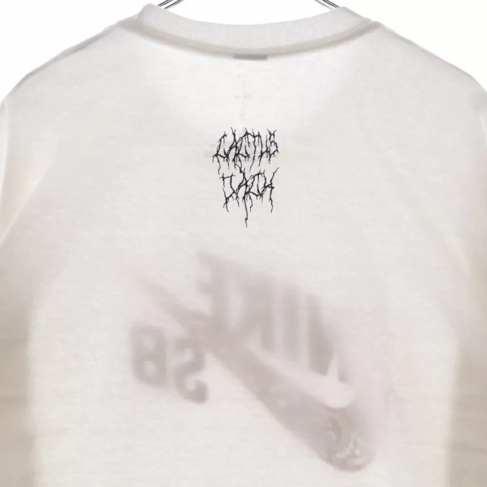 Travis Scott × NIKE SB の Logo L/S Tee が発売