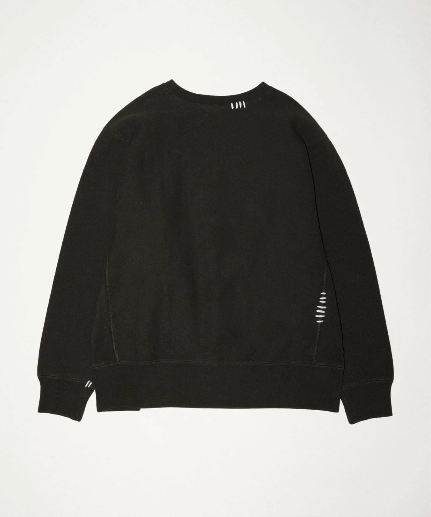 JOURNAL STANDARD × Champion の Hand Stitch Crew Sweat が発売
