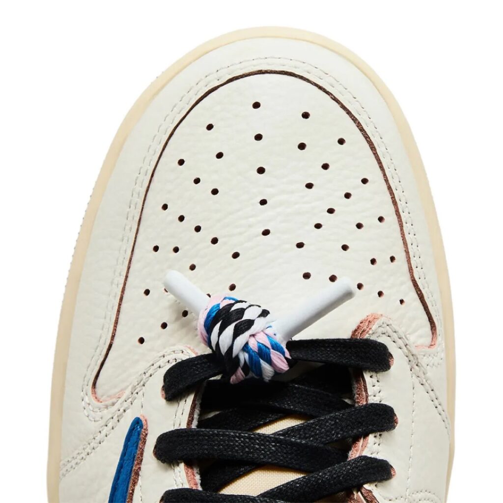 Travis Scott × fragment design × NIKE AIR JORDAN 1 LOW のオフィシャル画像が公開