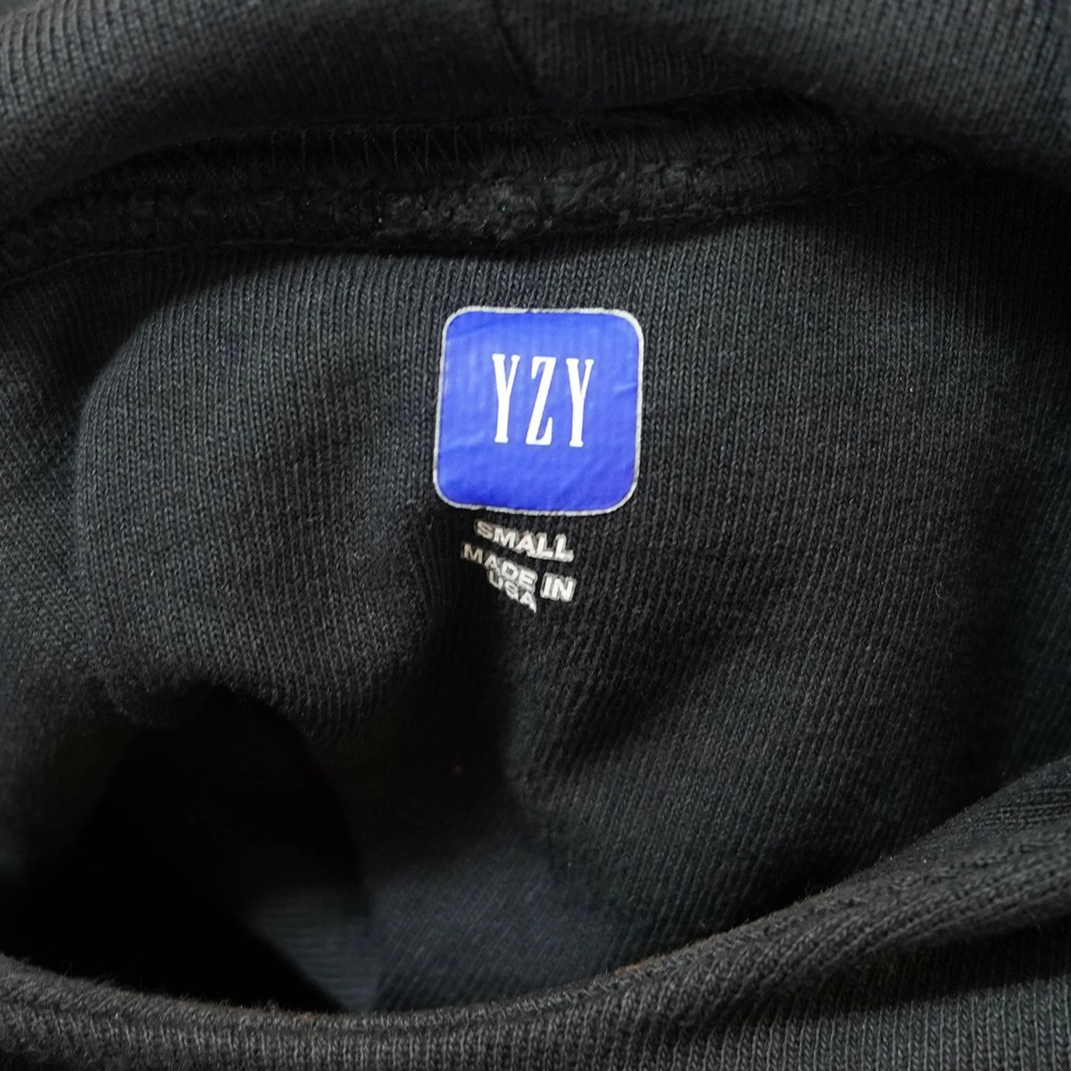 YEEZY GAP の Dove Hoodie が発売