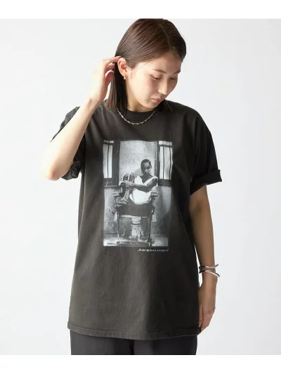 SHIPS × シンガー Sade のフォトTシャツが発売