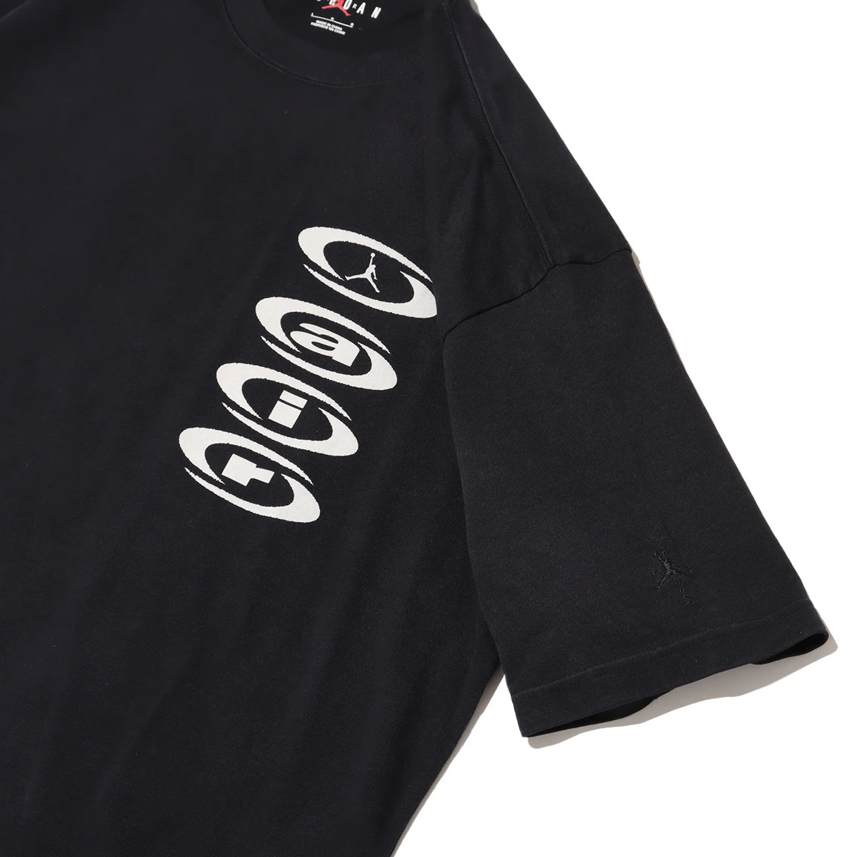 Travis Scott × NIKE の Jordan Air Tee が発売