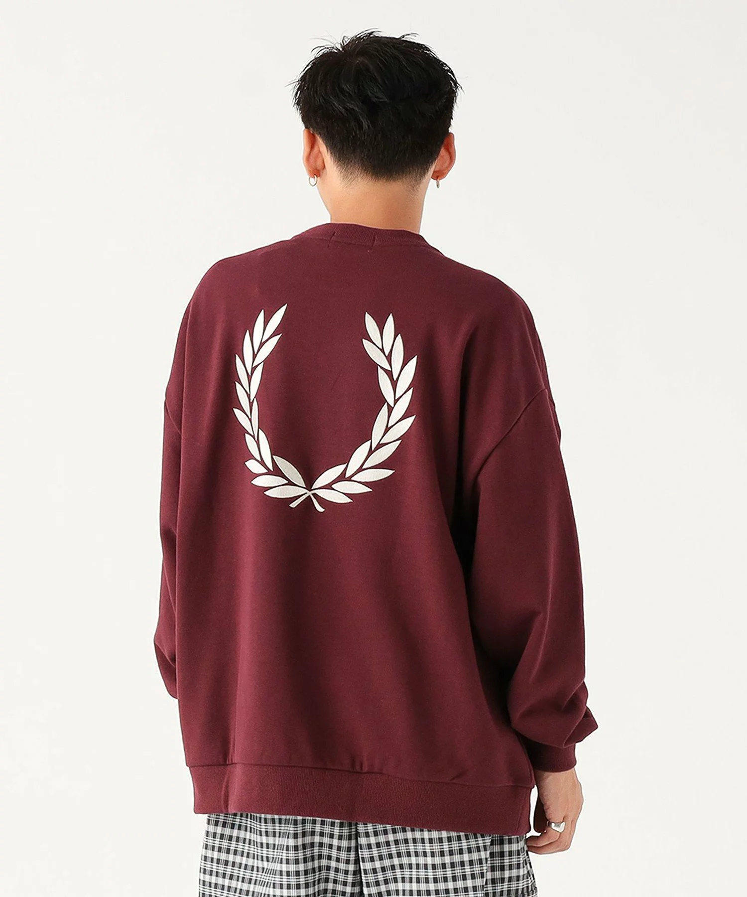 BEAMS × FRED PERRY の Embroidery Crewneack Sweat が発売