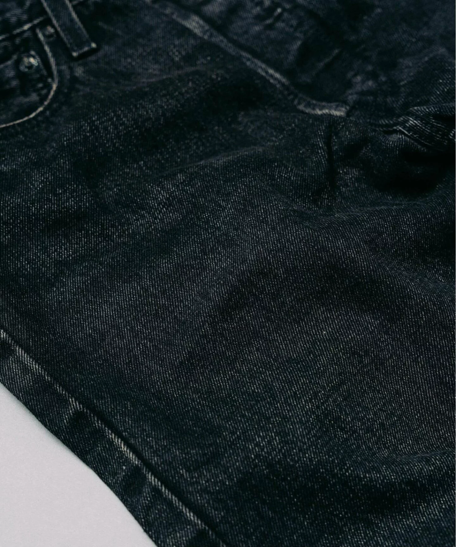 EDIFICE × Levi’s® の BIG E 501®︎ “Black” が再販
