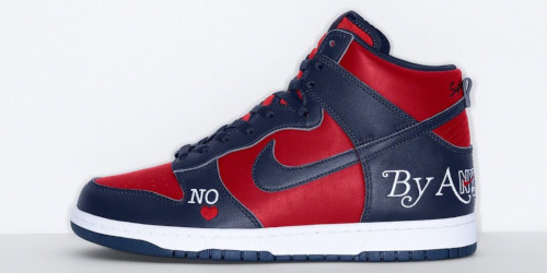 Supreme × NIKE SB の DUNK HIGH By Any Means “Red/Navy” が発売