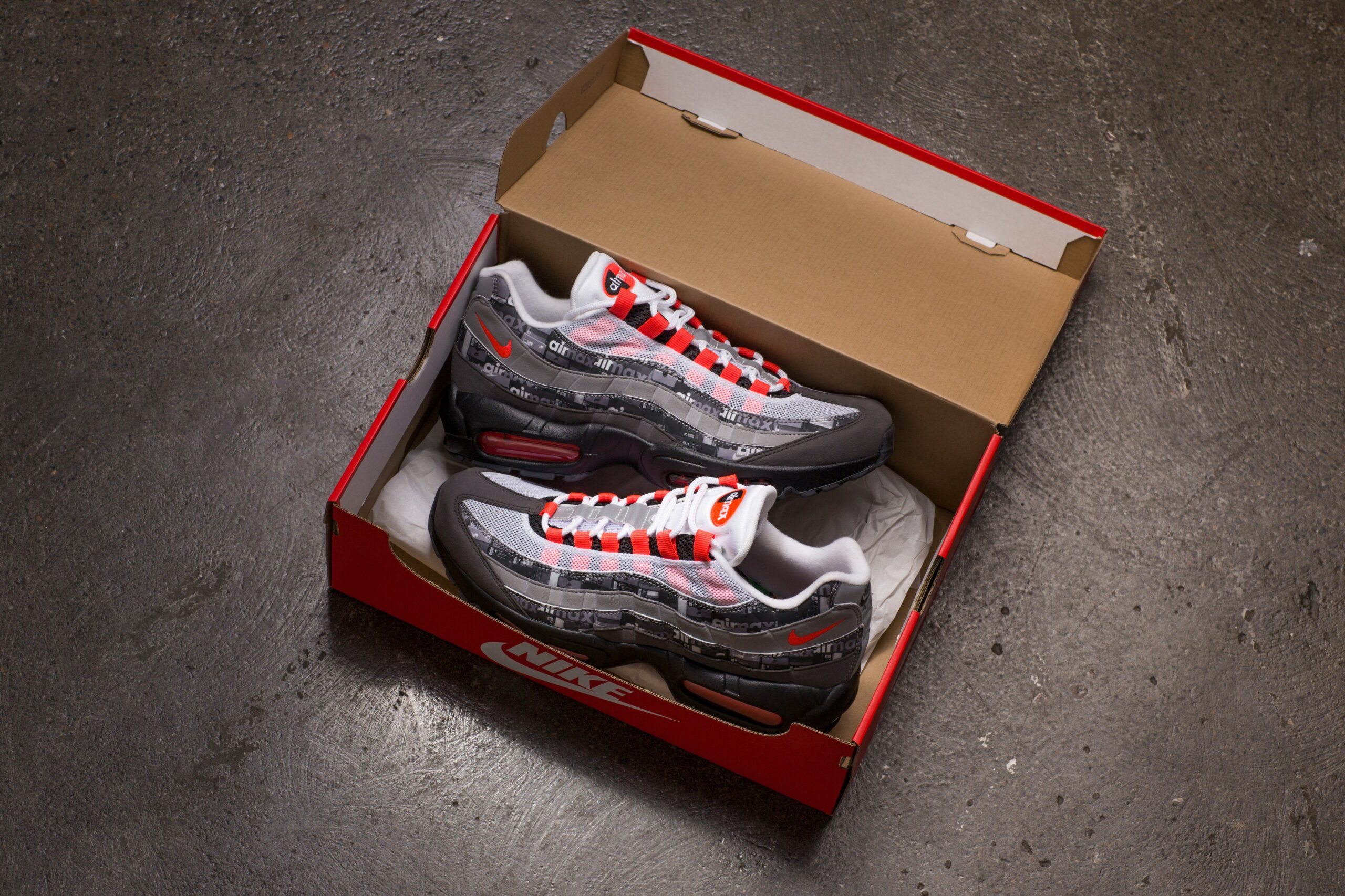 atmos × NIKE の AIR MAX 95 "Red We Love Nike" が発売