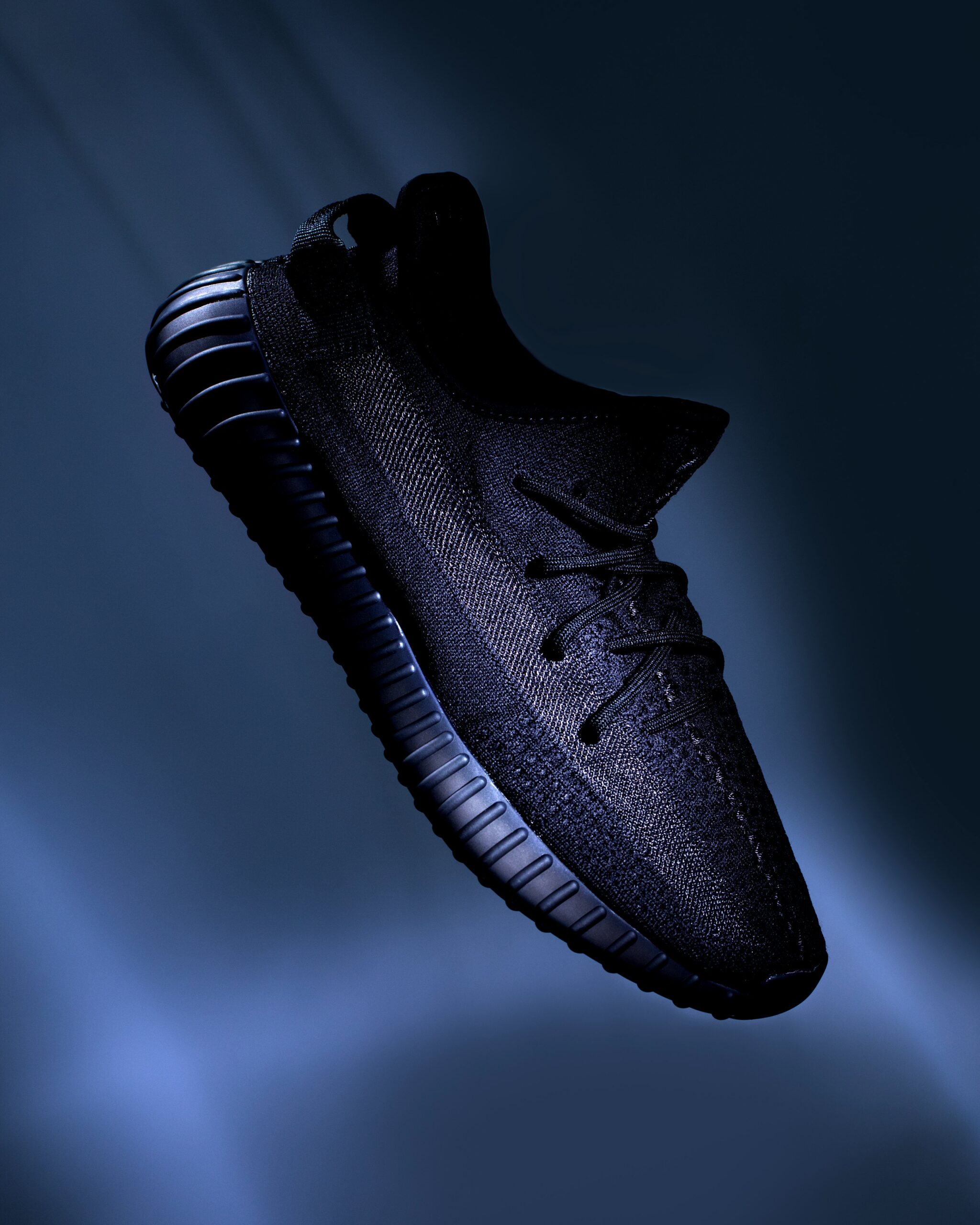 YEEZY BOOST 350 V2 “Onyx” が発売