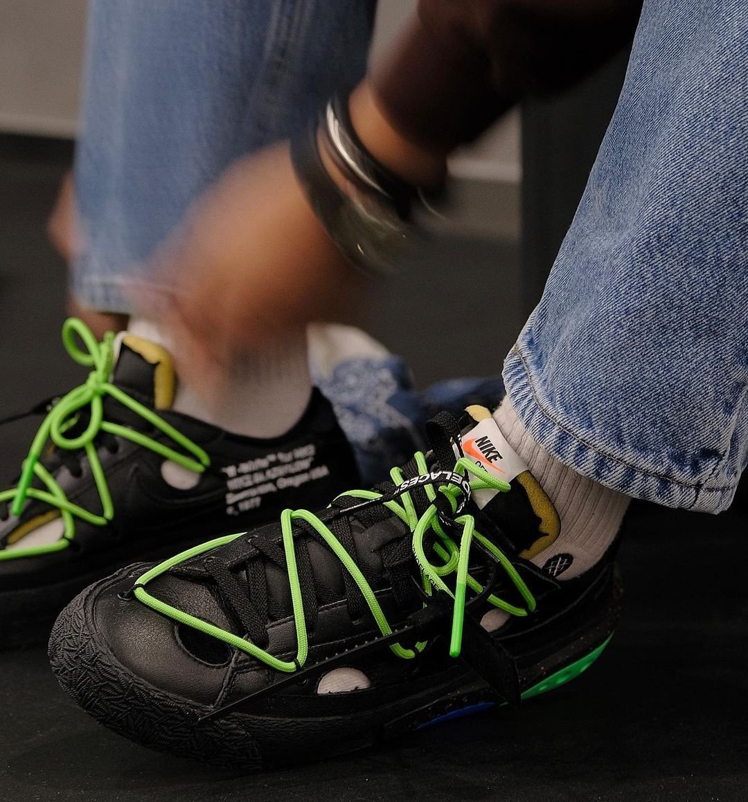 Off-White™ × NIKE の BLAZER LOW “Black/Electro Green” が発売