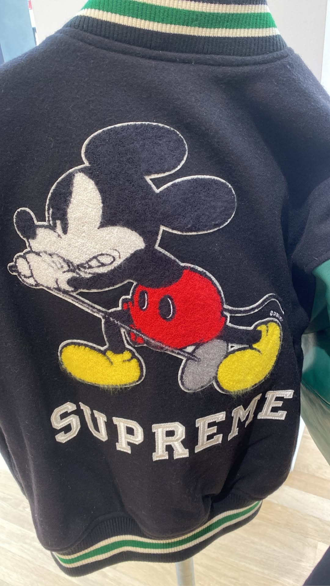 Supreme 2025年秋冬コレクション WEEK8 の海外スナップが公開