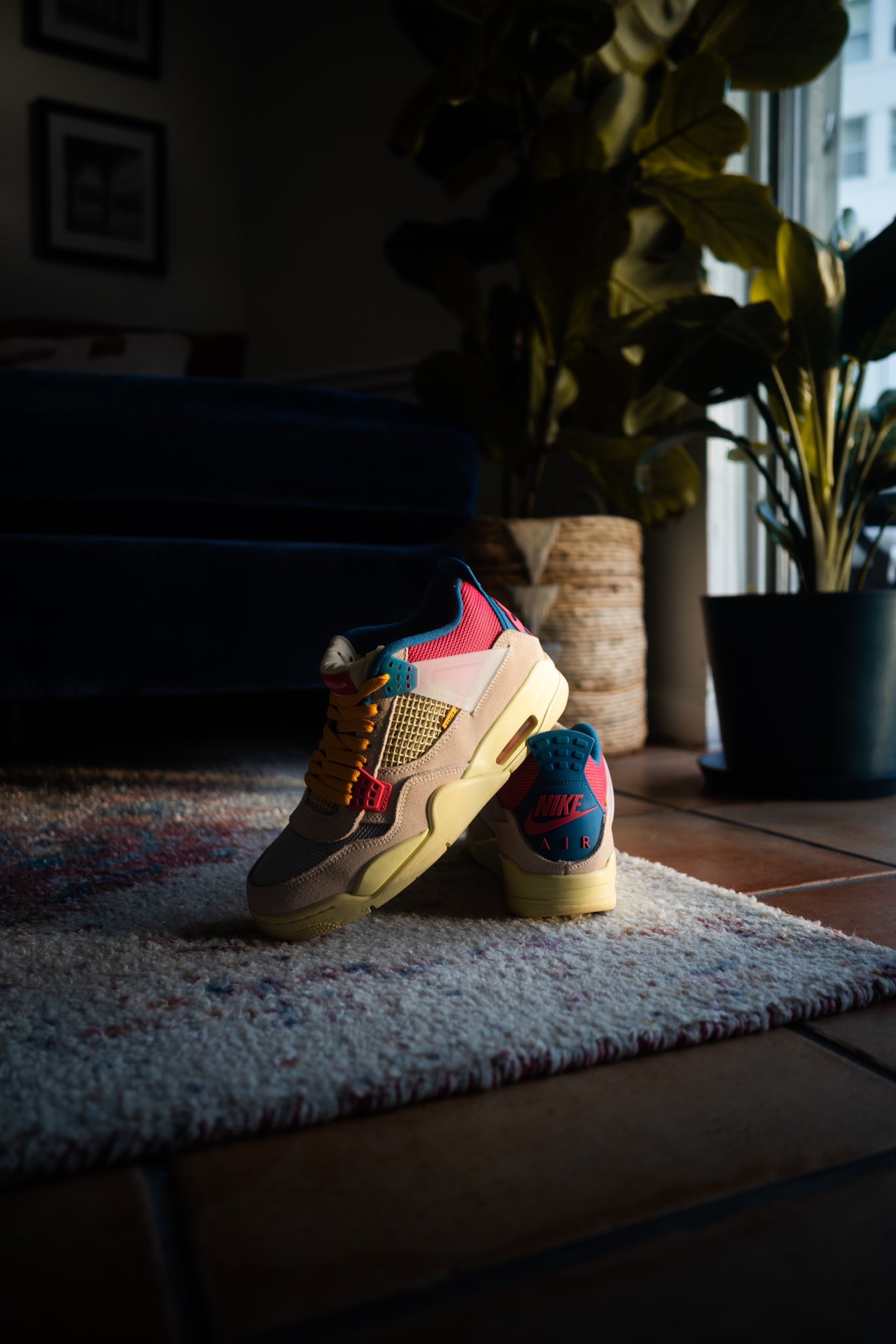 UNION × NIKE の AIR JORDAN 4 RETRO SP “Guava Ice” が発売 