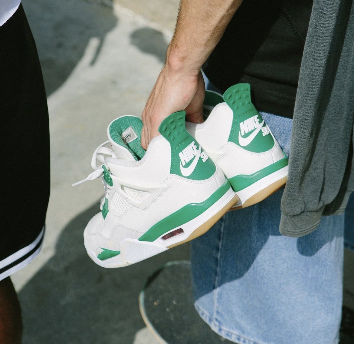 NIKE SB × AIR JORDAN 4 RETRO SP “Pine Green” が発売
