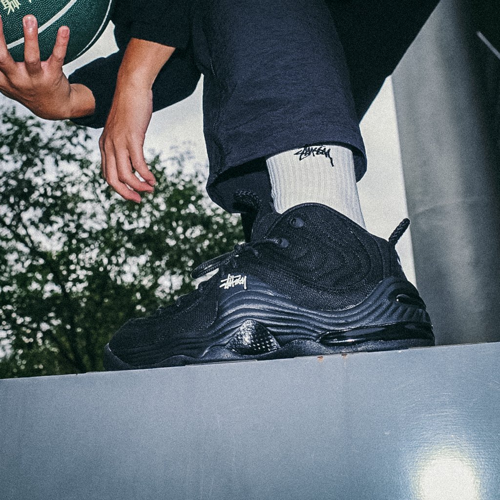 Stüssy × NIKE の AIR PENNY 2 "Black" が発売