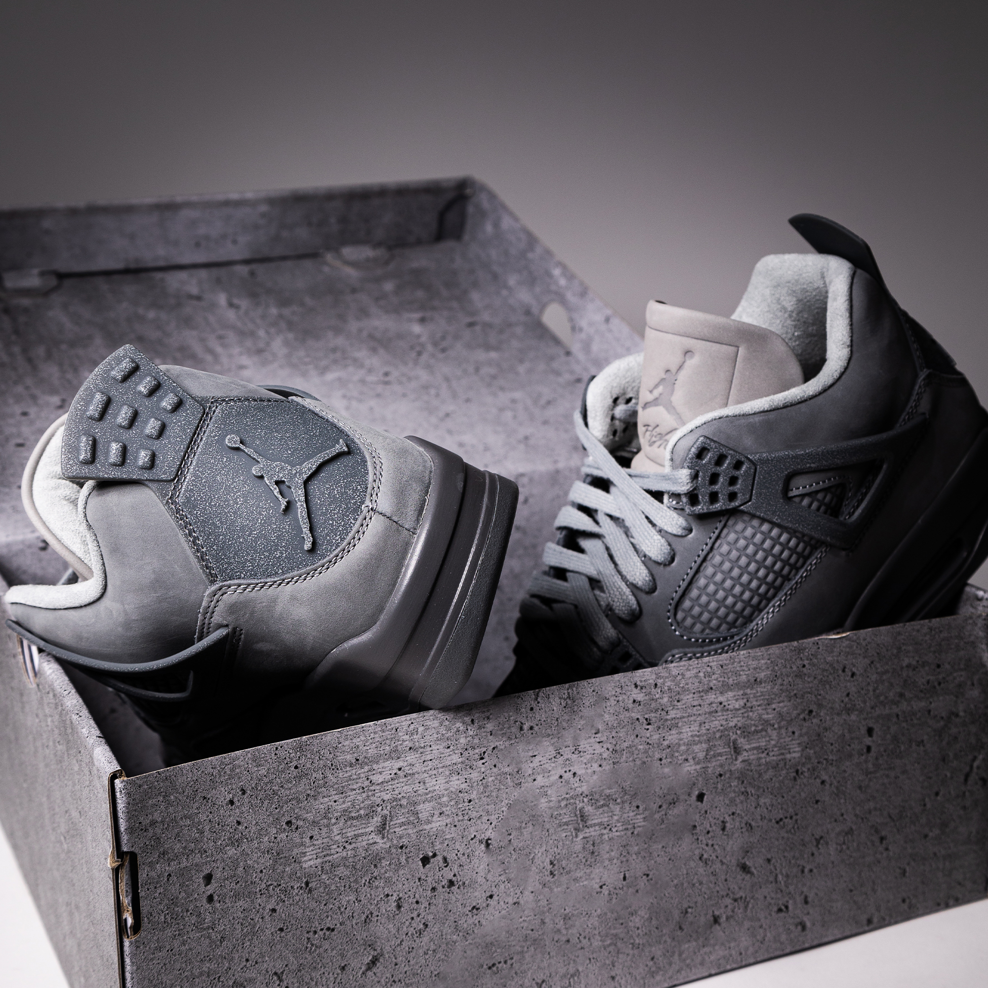 NIKE AIR JORDAN 4 RETRO SE “Wet Cement” が発売